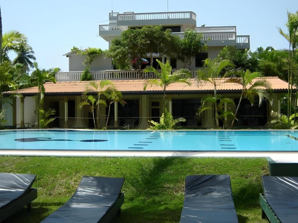 Sagarika Beach Hotel Moragalla Exterior foto
